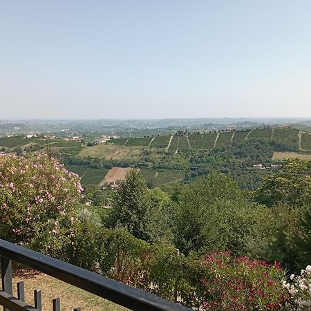Casa Vacanza Il Colle Del Vento Calosso المظهر الخارجي الصورة