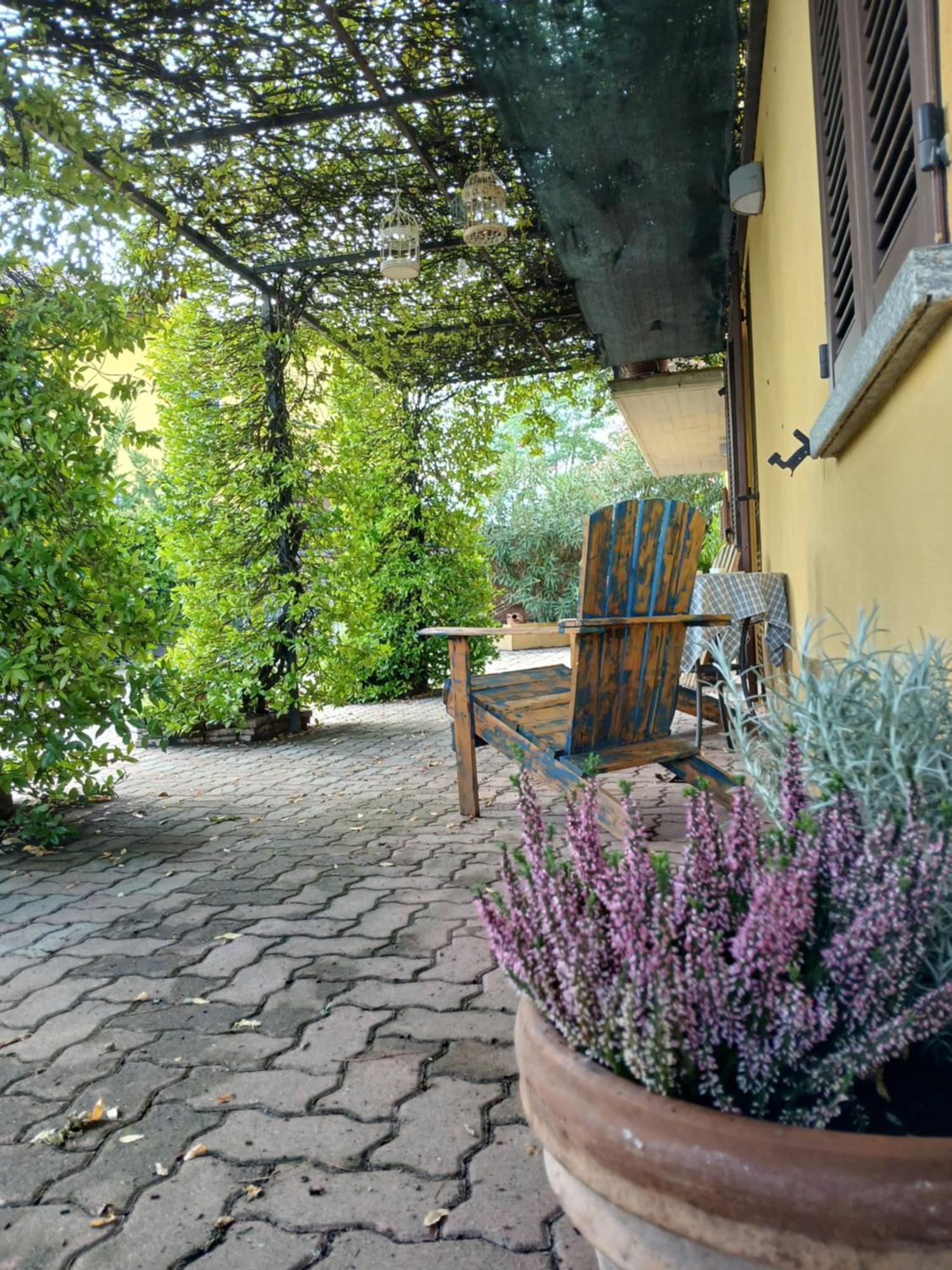 Casa Vacanza Il Colle Del Vento Calosso المظهر الخارجي الصورة